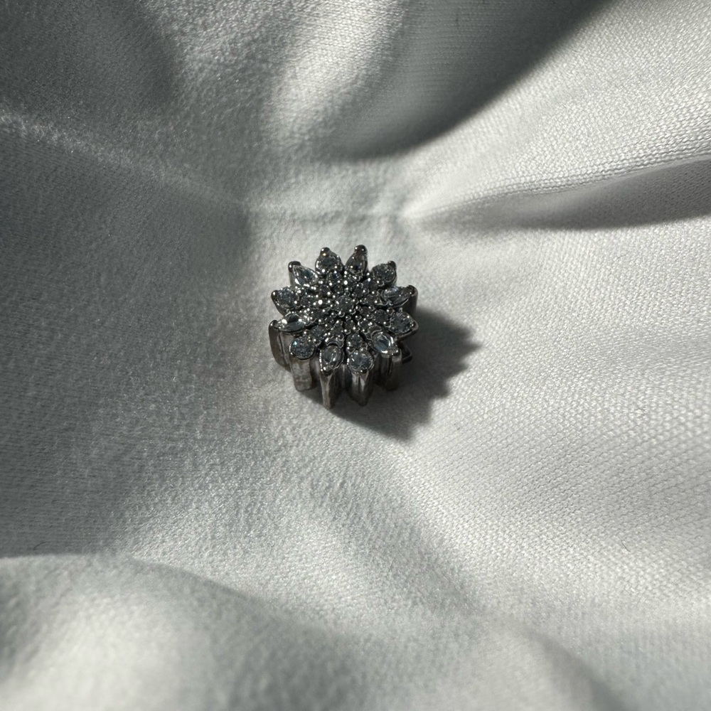 Authentic Retired Pandora Ice Crystal Snowflake Charm (product #791764CZ)